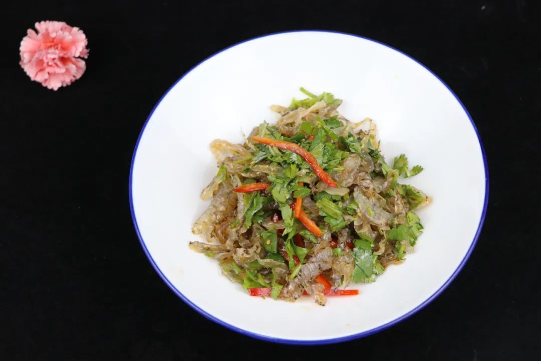 【中信广场地铁直达 节假日通用】 1688在上海来小花园吃豪华年夜饭!仅798元抢【小花园餐厅】平日优惠套餐:黄油焗青龙+松子鲈鱼+手抓牛大骨+蒜香蒸鲍鱼(10只)+黄山土鸡汤等16道餐品~ (请于2021年2月7日之前使用!)1688元抢【年夜饭套餐】:青龙+至尊佛跳墙+牛气冲天+羊肉煲+虾仔大海参+清蒸老虎斑等24道餐品(请于2021年2月14日之前使用!)