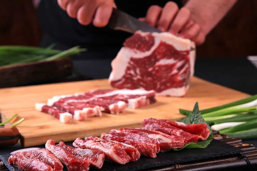 【净月区.伟峰东域附近.牛一锅烤肉】极品烤肉,仅58元抢购194元的双人套餐,享受沉浸式烤肉的快乐!