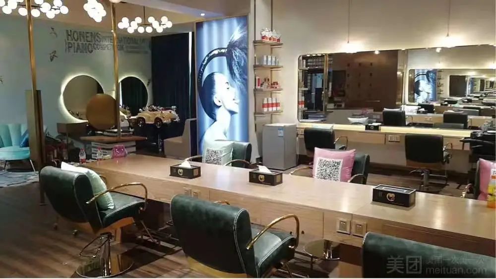 【李家村万达|琦纪·御美发Salon】新年变美指南!99元抢门市价480元的烫/染/护三选一,圣诞~元旦~春节节日倒计时开始,是时候来一次“改头换面”之旅啦!