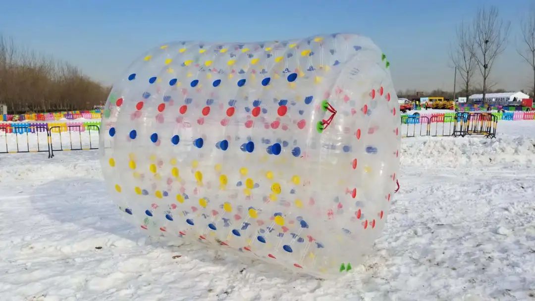 【首届乐华城冰雪嘉年华|全网限量5000张】只卖4天!!!1月1日正式开园!39.9元抢门市价160元冰雪嘉年华乐华城秦汉园站8大项目套票+不限时DIY戏雪,周末节假日通用~嗨翻整个冬天!
