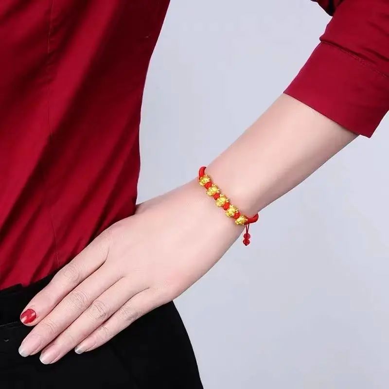 32_微信图片_202012021943219.jpg 【无需预约·金大福·3D足金999小金牛手链/在逃公主手链字项链】低至88元抢金大福福运小金牛手链!还有足金在逃公主手链!金牛送福,让你一整年牛运亨通!五福牛牛,大吉大利!传承传统文化,创造新国潮~送女友~送闺蜜~爱TA就送TA美美的礼物吧~