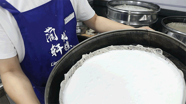 【2店通用|到店自提|无需预约】网红发糕,你以为浪得虚名?【蔺轩发糕】堪称发糕一霸,掀起一股杭儿风,现在仅需9.9元享门市价20元发糕任选两盒,经典原味发糕、招牌桂花发糕、桃桃仙黄桃发糕、风味蔓越莓发糕、飘香核桃芝麻发糕、浓郁红糖发糕、小米鸡蛋糕... 开锅五分钟就卖光的杭州老餮,重度糯叽叽爱好者必吃!