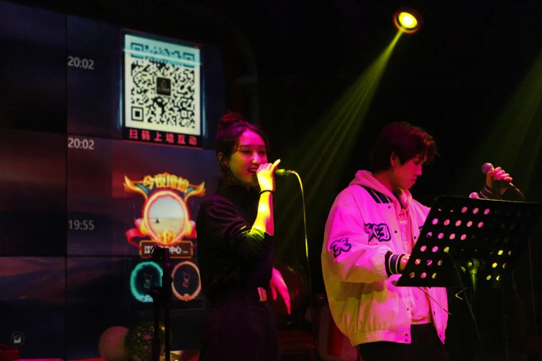 【竹山路地铁口•免预约】不可辜负美景美食美酒圣地!128元抢门市价407元【谷兰语音乐餐吧】4-6人超值套餐!含铁板蛏子+招牌香辣牛蛙+宫爆琵琶虾...