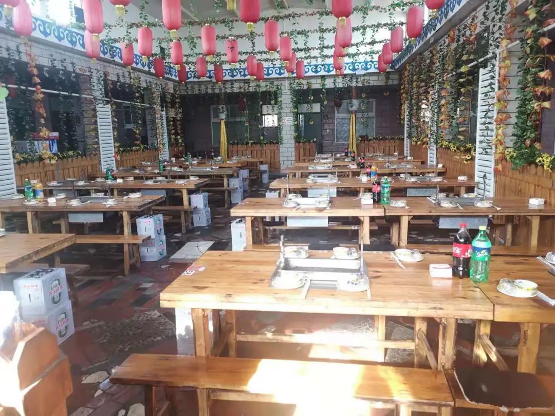 【昌平】肉要大口吃才够满足,仅99元抢【欢乐牧人•蒙古炭烤大营】超值炭烤羊腿,酥烂醇香,正宗内蒙古风味,让您体验不同的美味。