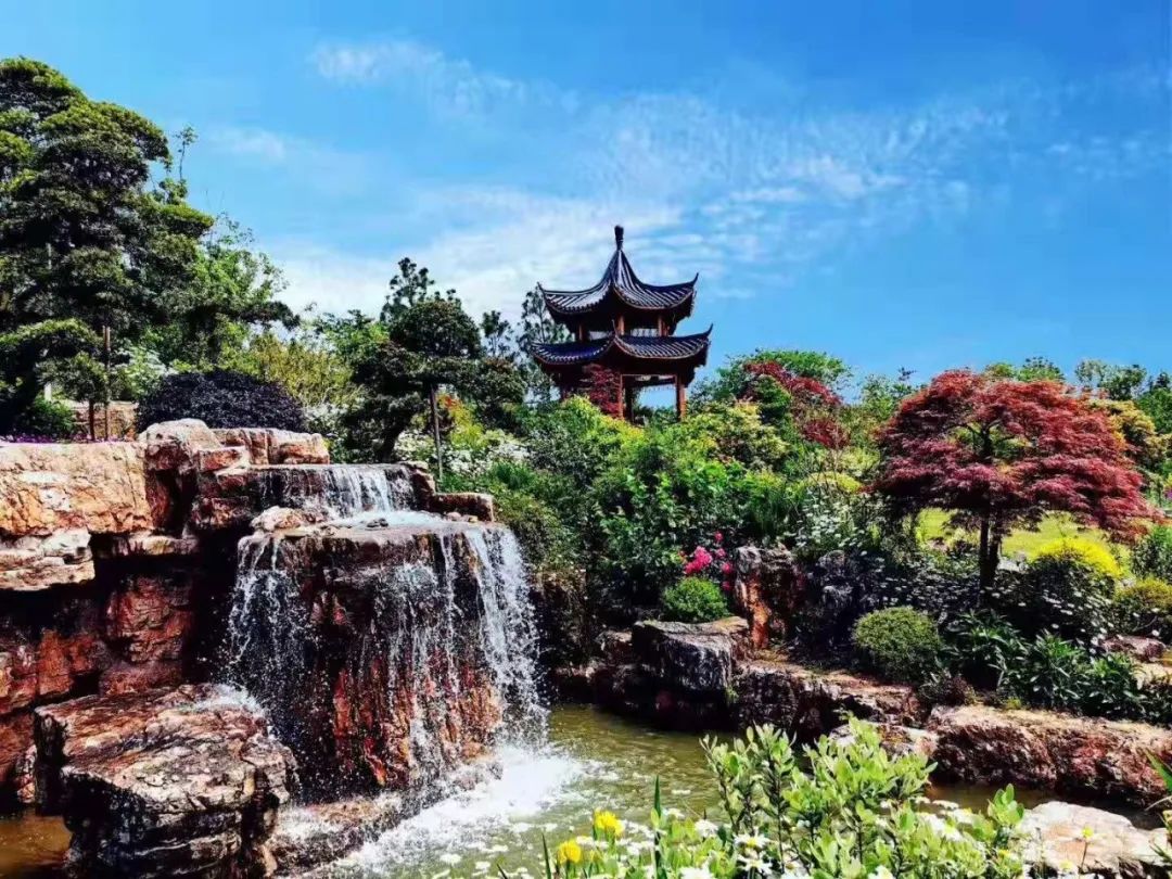 【南京三叶梦华苑|春日游赏之旅】39.9/69.9元抢门市价68/136元单双人亲子门票!赏梅,赏石,赏花香!超多有趣神秘的打卡点,美得胜似人间仙境一般~