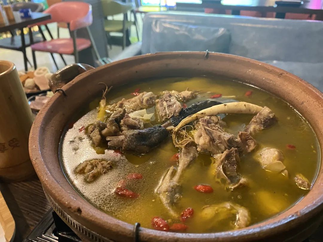 【无需预约•叁拾小烧烤BBQ】仅99元抢超值3~4人套餐,养生火锅烧烤宴,滋补人参鸡火锅+羊肉烧烤+潮汕手打牛肉丸烧烤+……