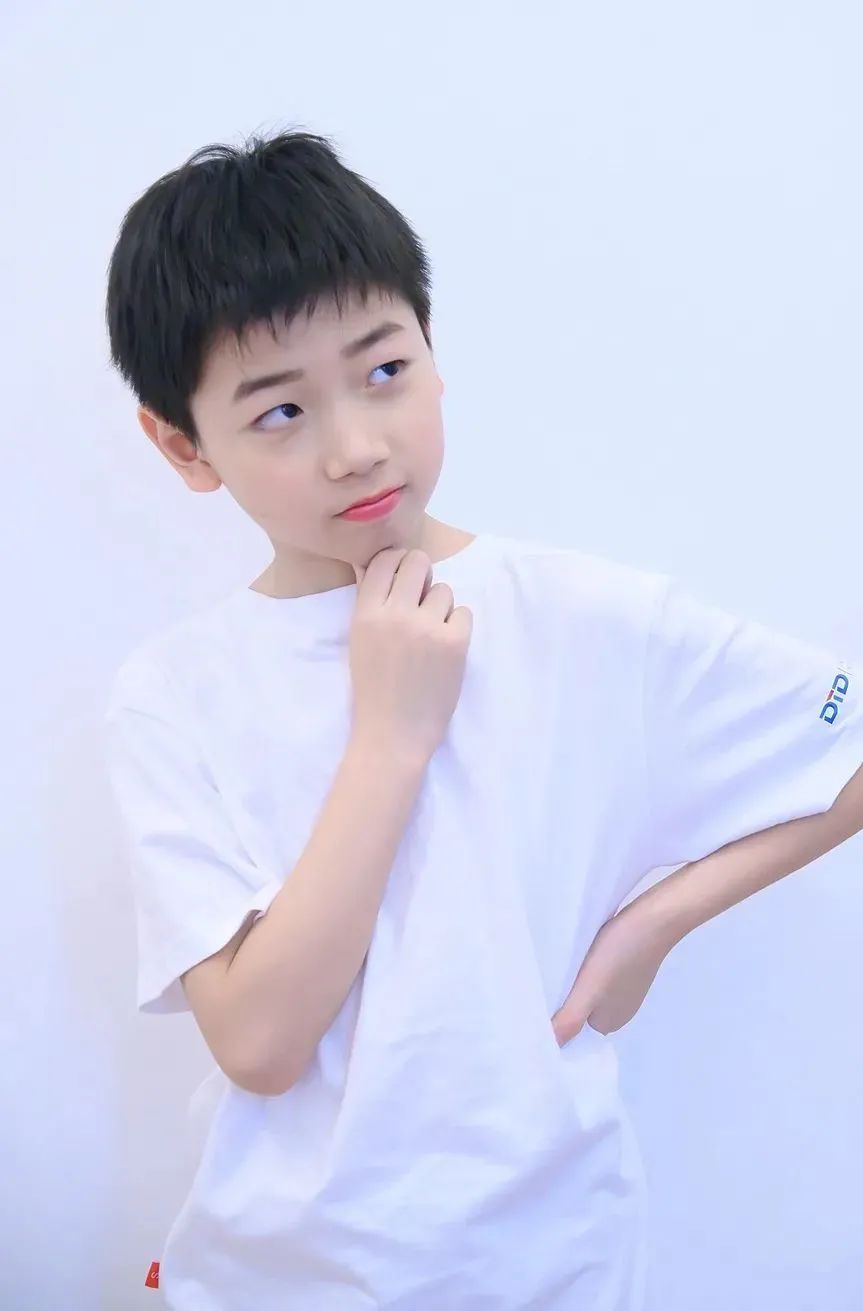 【开心麻花合家欢 音乐剧《三只小猪》】限时69.9/99.9元抢门市价180/280元舞台剧套餐!拥有4-12岁宝宝的宝妈宝爸,绝对不容错过。火爆全国的儿童舞台剧~让你爆笑两小时~拒绝不开心
