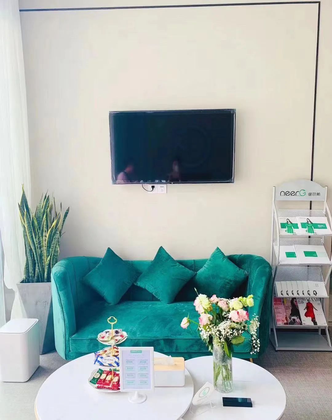 【春季钜惠来袭/3店通用/全国知名连锁品牌/美容护肤行业的“路易威登”】年轻人自己的护肤管理品牌~【neerG逆尔肌皮肤护理中心】春季活动来袭~29.9元抢门市价398元洁面套餐!卸妆洁面+皮肤检测+深层清洁+功能护理+一次膜LED促进吸收+二次软膜锁水保湿+保湿防晒!科技定制个性化的美!收下这份美容福利~ 小仙女永远拒!绝!丑!给你的面容补个水,焕发青春活力吧~