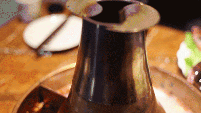 640-2.gif 【坐标二道区同康路与广德东街交汇 ·无需预约】要想舒舒服服的过一个完整的冬天,火锅必不可少!仅需99元限时抢购门市价231元『堂煮传统涮火锅』套餐⇒✔和牛肉✔相间肥牛✔黑毛肚✔墨鱼丸✔撒尿牛丸 ✔长白山木耳✔白萝卜大白菜……火锅控们!冲压!