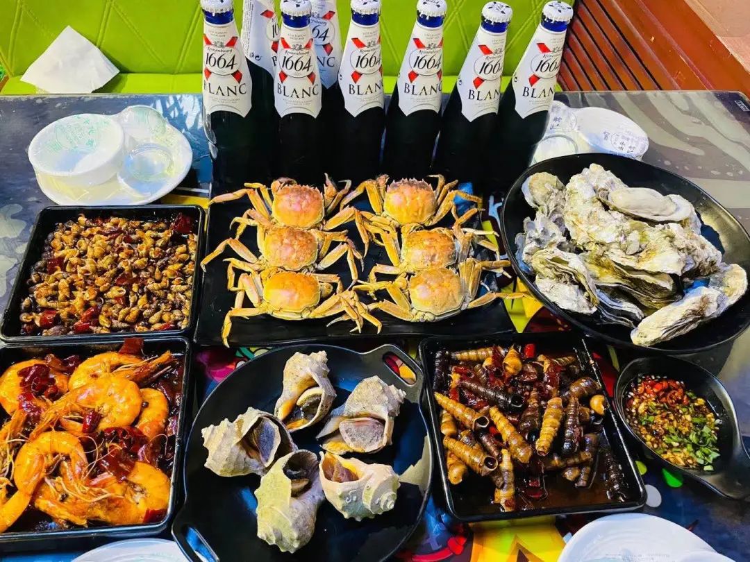 微信图片_202102031818579.jpg 【无需预约·虾煌蟹匠】你们所期待的海鲜大餐来啦!仅需178起即可抢购超值海鲜大餐!大闸蟹、生蚝、龙虾尾··12种海鲜等你品鉴!你所想要的全部都有!分量十足!