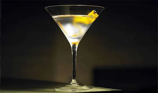 九街新店开业!【辰色酒馆】全国连锁辰色酒馆终于落户重庆啦!29.9元起购超值酒水套餐!专属年轻人的酒馆~重庆娃儿的微醺夜生活!辰色斗酒暗恋、爱之醉、百威....