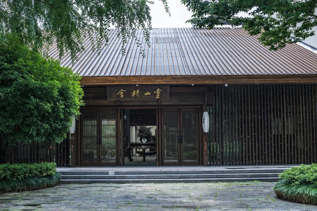 素.jpg 春季出游好去处!仅89/158元抢价值120/210元的【拈花湾&灵山大佛】单人票!用这漫出屏幕的美景,许你整个春天的浪漫~是时候带上家人一起享受踏青的乐趣!