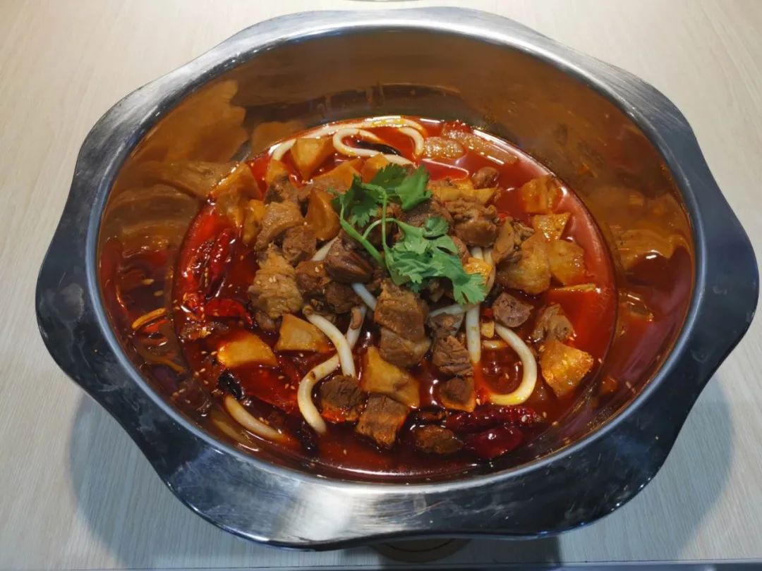 红烧牛肉锅 牦牛雪花肉 牦牛肉包心丸 牦牛丸双拼 深海龙利鱼 鹌鹑蛋