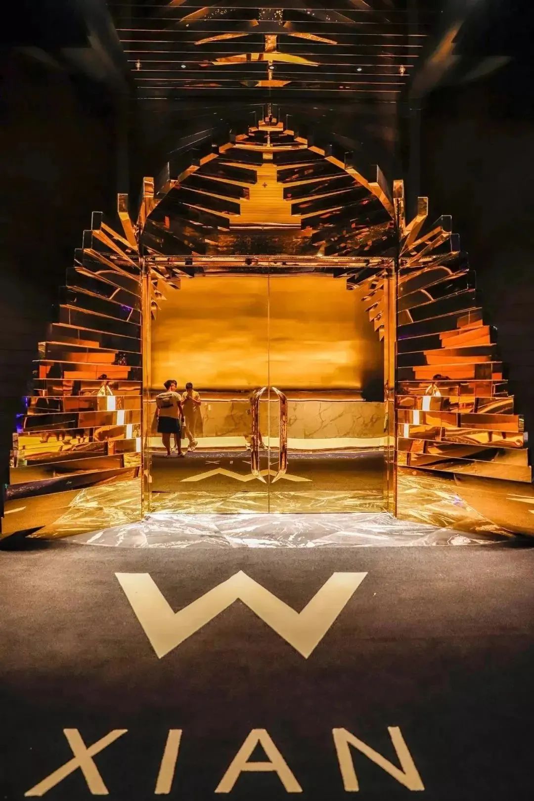 【W来啦!!!】一券在手,说走就走,连西安这家星级酒店都能白嫖入住!1399元享门市价5999元三秋兮水晶卡2.0,赠送西安W酒店入住一晚权益,想去哪儿玩就去哪玩儿!订到就是赚到,性价比超级高~
