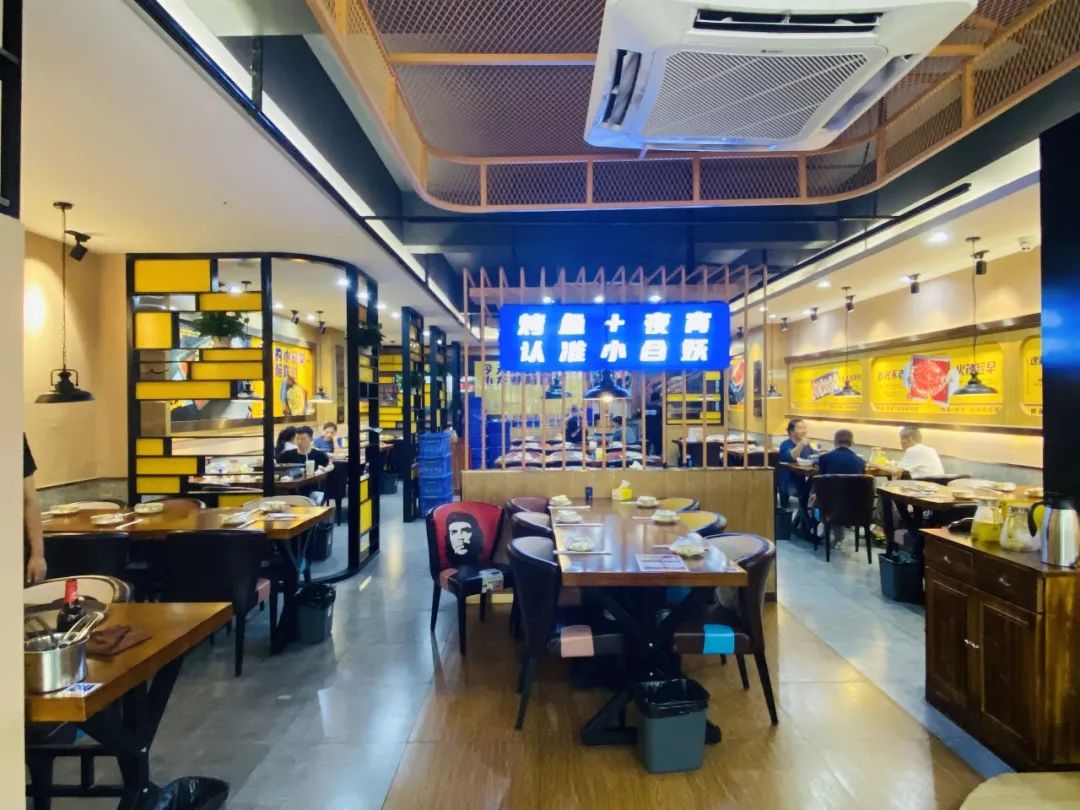 爆品回归!【元旦通用|三店通用·无需预约·点评榜TOP·地铁直达·可堂食可配送】碳烤牛蛙,圈粉无数,限时79元享门市价213元【小合妖牛蛙锅套餐】碳烤美蛙4斤,明虾一份,莴苣一份,薯条一份,黄瓜一份,冰激淋不限量自助...三公里内免配送费