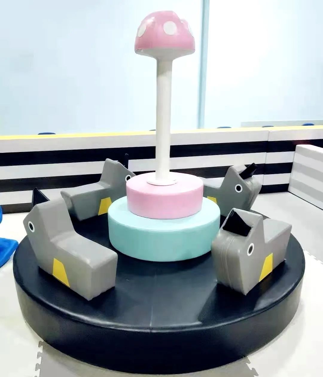 【清镇市·观清路广大城·节假通用·无需预约·考拉儿童乐园】溜娃“圣地”来啦!仅需9.9元抢购一大一小全天畅玩全票(限前100份),19.9元抢购一大一小全天畅玩全票,游乐设施丰富,让孩子放心撒欢!