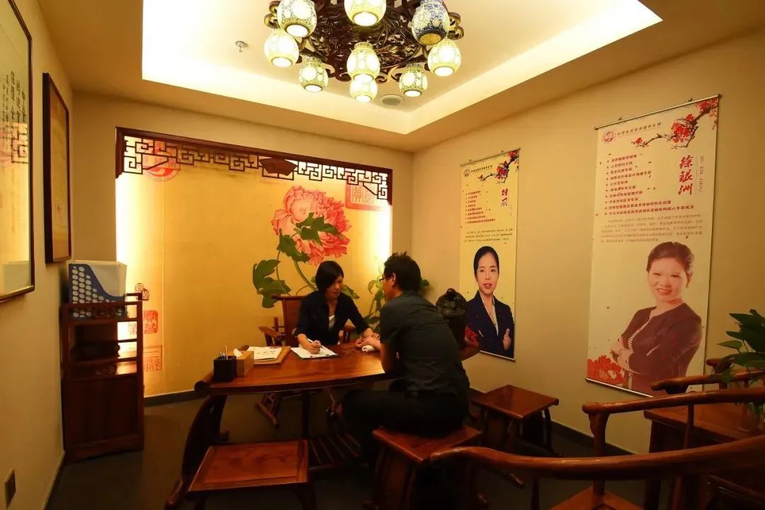 【三店通用 经络堂】仅49/59元抢门市价1388元【经络堂】理疗超值套餐! 传统中式肩颈根结推拿套餐+独特的体质诊断+私享单间沐浴+中药萃取精油舒缓按摩+全身升阳汗蒸~给你从头到脚的舒适和惬意~品牌品质所在,值得信赖!