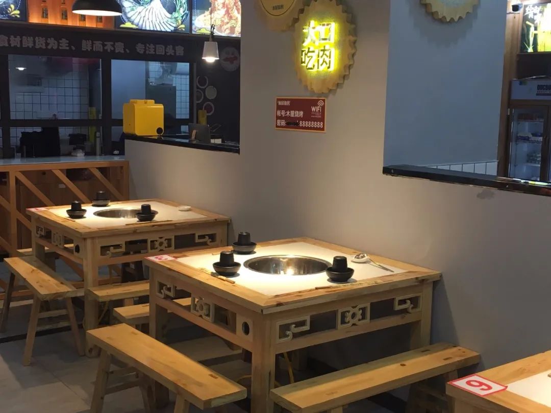 【一号线微电园站】现价49.9元抢购【鹏晨鲜货火锅店2-3人餐】,鲜鸭肠,绿色毛肚,无骨凤爪,老肉片,郡花...鸭血,土豆。坚持贯彻传统老火锅的精髓,锅底醇厚香气扑鼻,菜品新鲜环境有档次,令人心动的性价比哦~