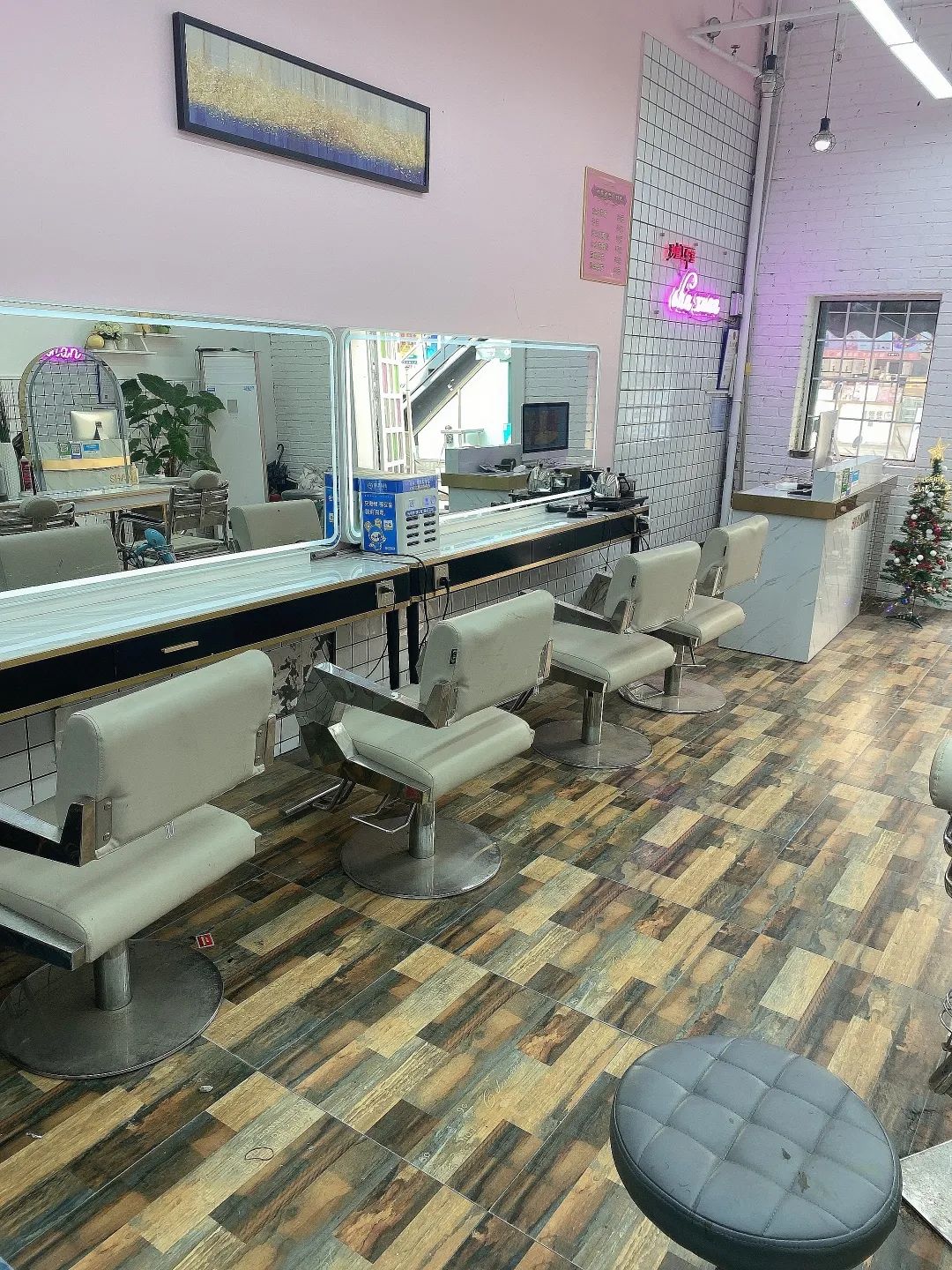 16_寰俊鍥剧墖_20201225150310.jpg 【两店通用.周末节假日通用】沙宣&潮派,双套餐优惠来袭!仅19.9元抢门市价98元精致洗剪吹2次,仅99.9元抢门市价298元烫染拉(3选1)+洗剪吹+护理一次~