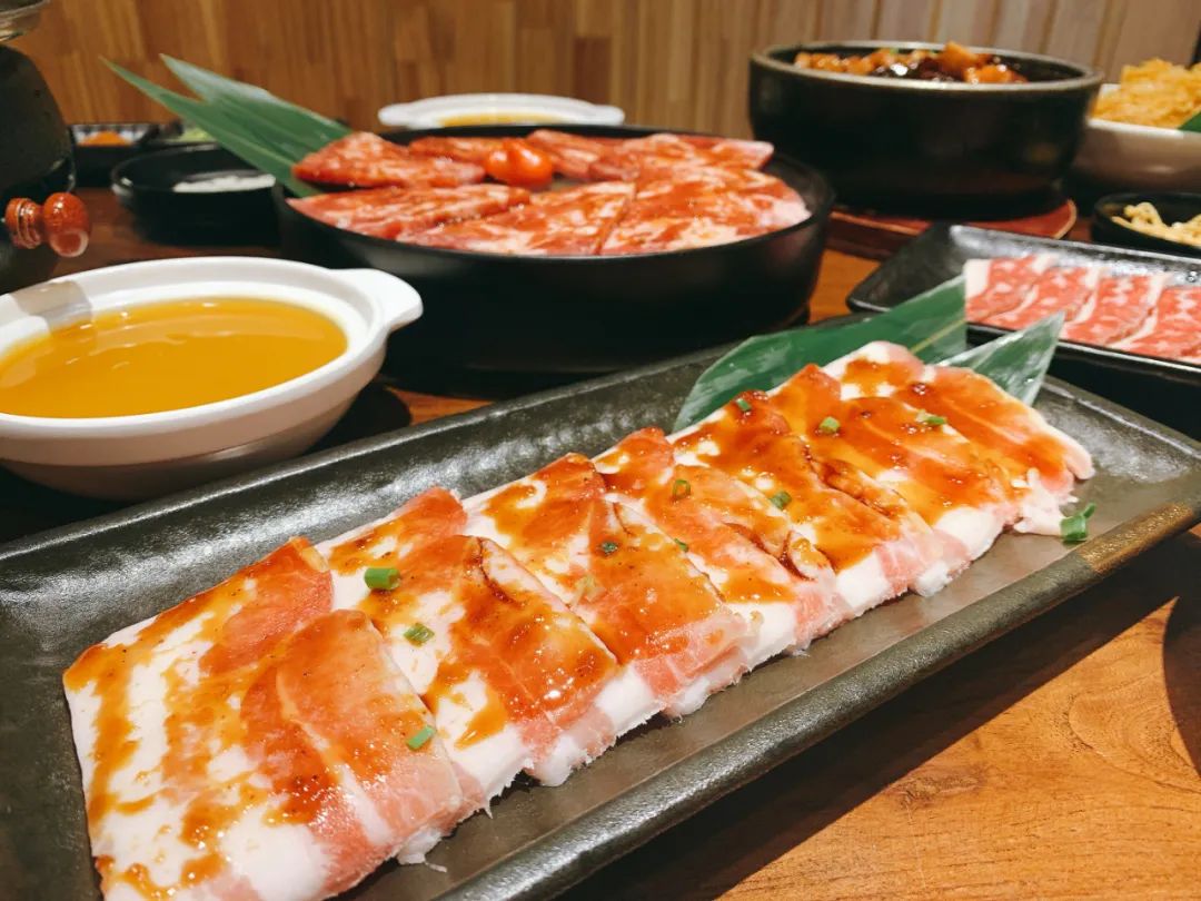 【九田家暖冬行动·水晶城店&三墩店可用】仅158元抢门市价401元【九田家黑牛烤肉料理】豪华双人餐~如此美味烤肉,滋滋作响伴你温暖过冬!