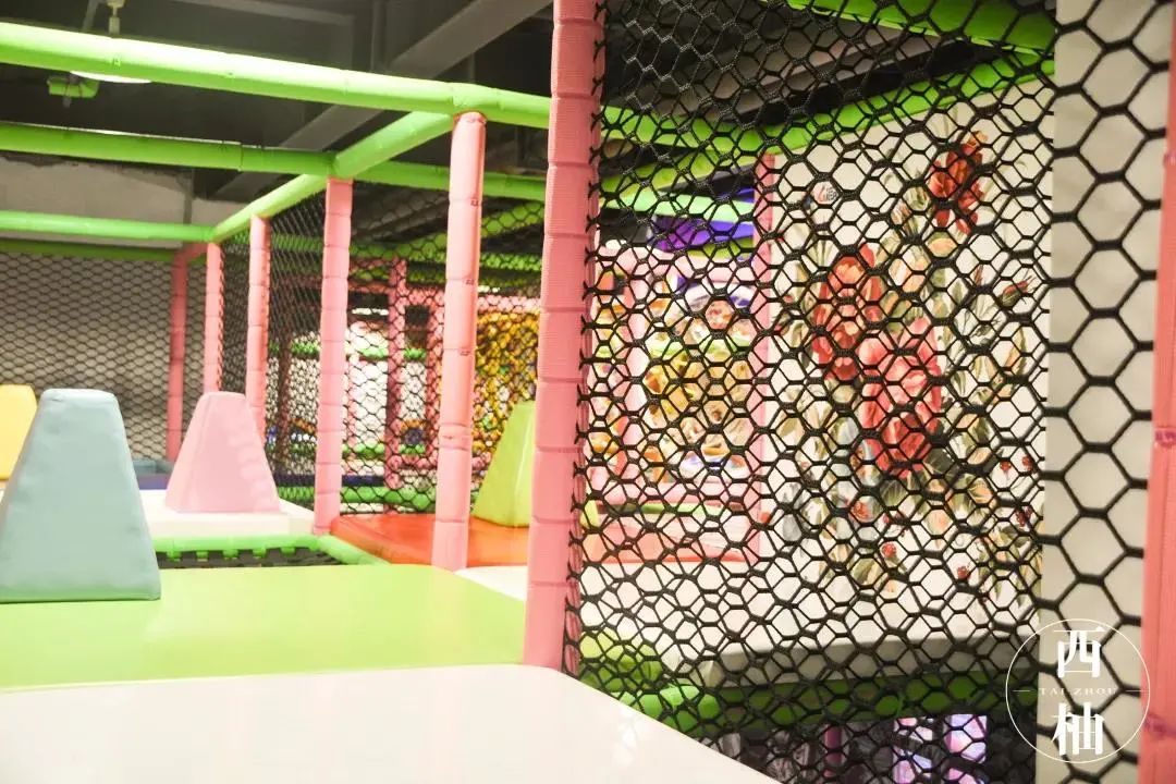 【无需预约/周末节假日通用√全国连锁品牌√乐天城商圈店/全天畅玩不限时】杭州乐园届的“爱马仕”1000个平方,两大主题分区,20多个娱乐项目!专属孩子们的欢乐殿堂~19.9元抢门市价68元【卡希尔儿童乐园】1大1小门票,29.9元抢门市价88元 1大1小门票+10个会员币!集游乐、运动、益智等功能为一体的新儿童活动中心~