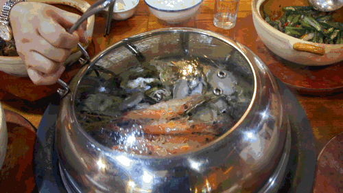 地铁2号线直达·伊美大酒店1楼【蒸食荟蒸汽海鲜】海鲜还是蒸着好吃,“蒸”服你的胃!168元即可享超值3~4人蒸汽海鲜套餐!