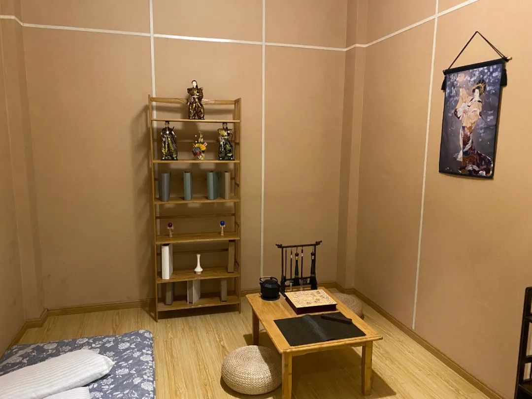 还有 中式,日式,恐怖 等不同画风的主题房间 玩儿起来非常带感!