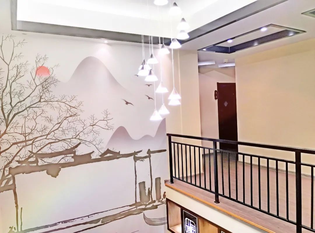 【龙湖北城天街•精致下午茶】现仅139元享【龙湖北城天街春日下午茶套餐】UME电影票2张+Tomomato明星咖啡一杯+星卡里奶茶系列任选一杯+可美萃冰淇淋创意杯一杯+月枫堂可颂4颗+川耳匠采耳套餐/美丽田园手部护理!春日的午后,当然不容错过每一刻!甜点+饮品,看完电影做护理,充实又美好的时光呀,就在龙湖北城天街~~