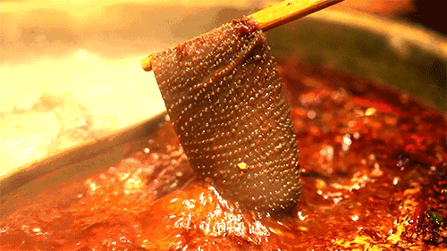 640.gif 【周一到周四无需预约 | 坐标武林店】6荤3素的火锅绝对是冬日必备美食!仅149元享门市价313元【袁老四火锅3-4人餐】✔ 经典三味锅底(菌汤+骨汤+番茄+麻辣)4选3 ✔炫酷脆毛肚✔太阳肥牛✔爱心虾滑✔江湖乌鸡卷✔黄金蛋饺✔美好火腿肠✔网红钻石冰粉……