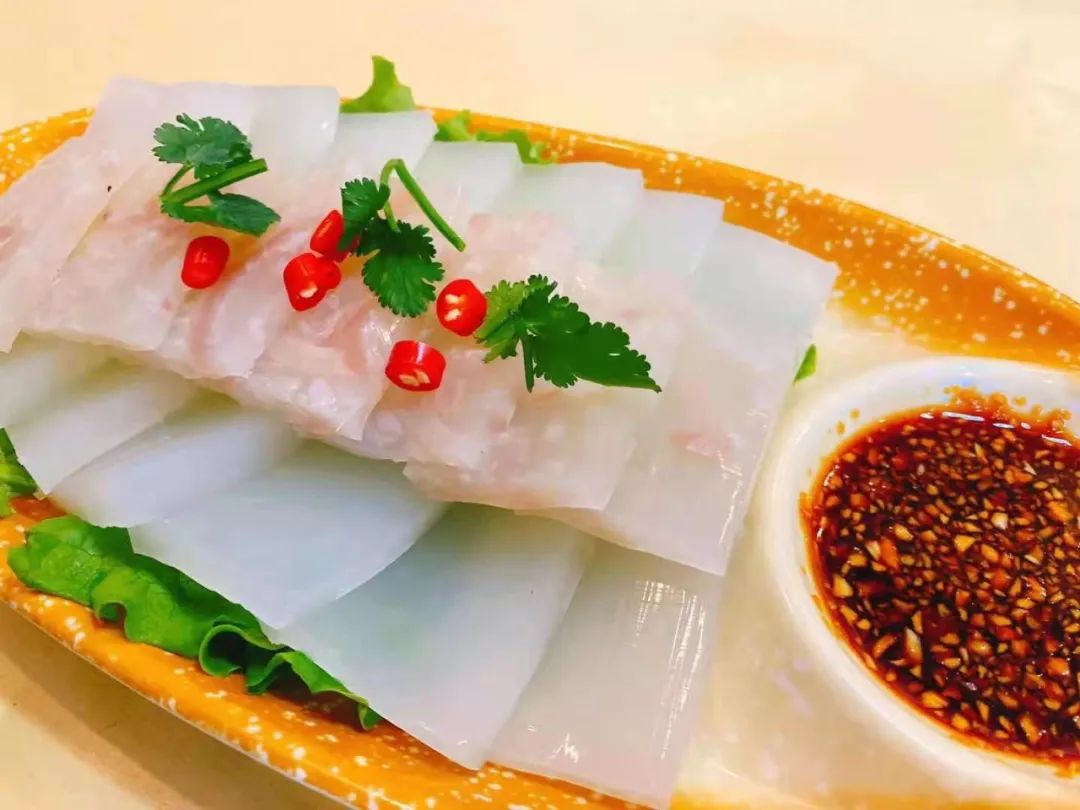 【窑阿婆民间坑烤·三店通用】特色美食,风味十足!土窑美味限时钜惠,仅99元抢门市价286元超值套餐:大鹅一只(约6斤),鸡手一份,麻辣鸡肝, 麻婆面筋,土豆2个,地瓜2个,自制皮冻...超多菜品,吃到扶墙!