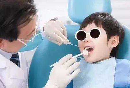 【三店通用·萧山口腔】快给你的牙齿做个美容吧~现39.9元起抢购门市价760起杭州萧山牙科医院套餐~牙齿变白变干净,你变美变健康,限量抢购,手慢无