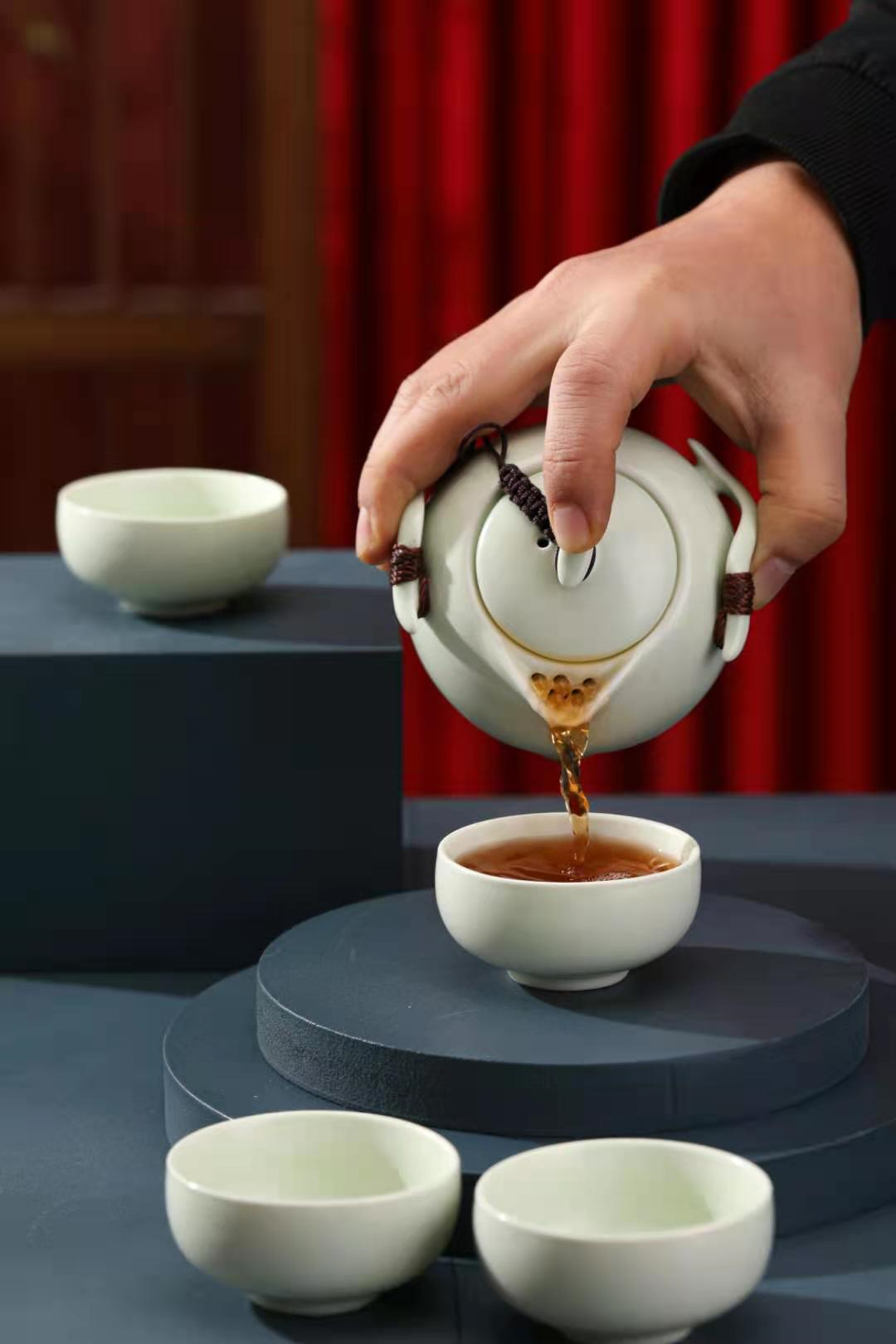 【全国到家】【闽缘茶轩小青柑礼盒丨传统工艺制造,颗颗精心挑选】用心取材,喝出健康!仅49.9元抢价值69.9元小青柑柑普茶陶瓷茶具礼盒!国潮风的设计,16粒小青柑配套果绿色陶瓷壶,暖心又暖胃!经典礼盒包装,送礼送健康!