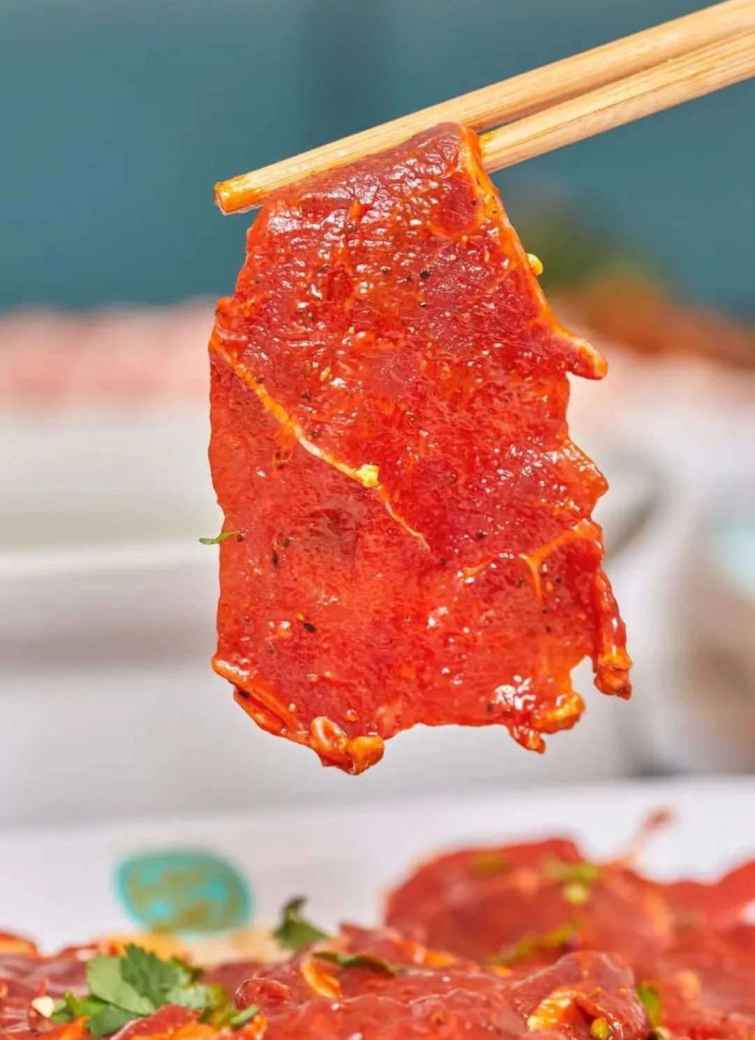 谷饲滑牛肉1.jpg 【新店开业·拱墅万达·同人广场双店同庆·杭锅儿筒骨砂锅】隐逸西湖好味道!快来打卡浙江地区本土人气火锅!现仅139元可享杭锅儿超值筒骨砂锅3~4人餐,筒骨砂锅(中锅),谷饲滑牛肉,招牌虾滑,皇冠黑猪梅花肉,厚脸皮,老油条,生菜,白萝卜,金桔柠檬百香果!丰富菜品,开启你的冬日火锅盛宴!